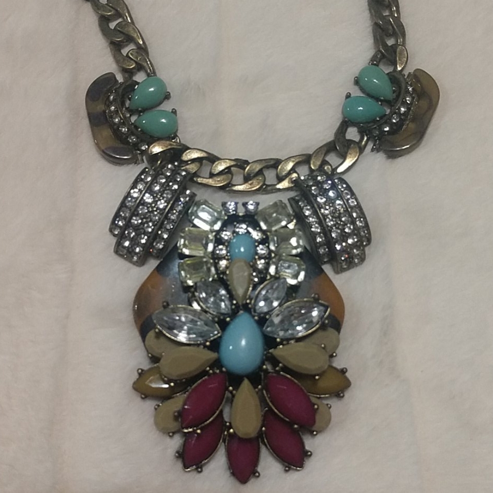 Beautiful statement necklace - Picture 2 of 5